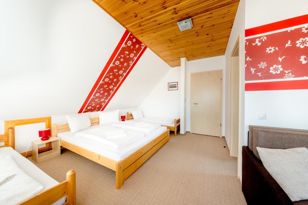 Rozmaring Vendeghaz Hotel Zengővárkony Екстериор снимка